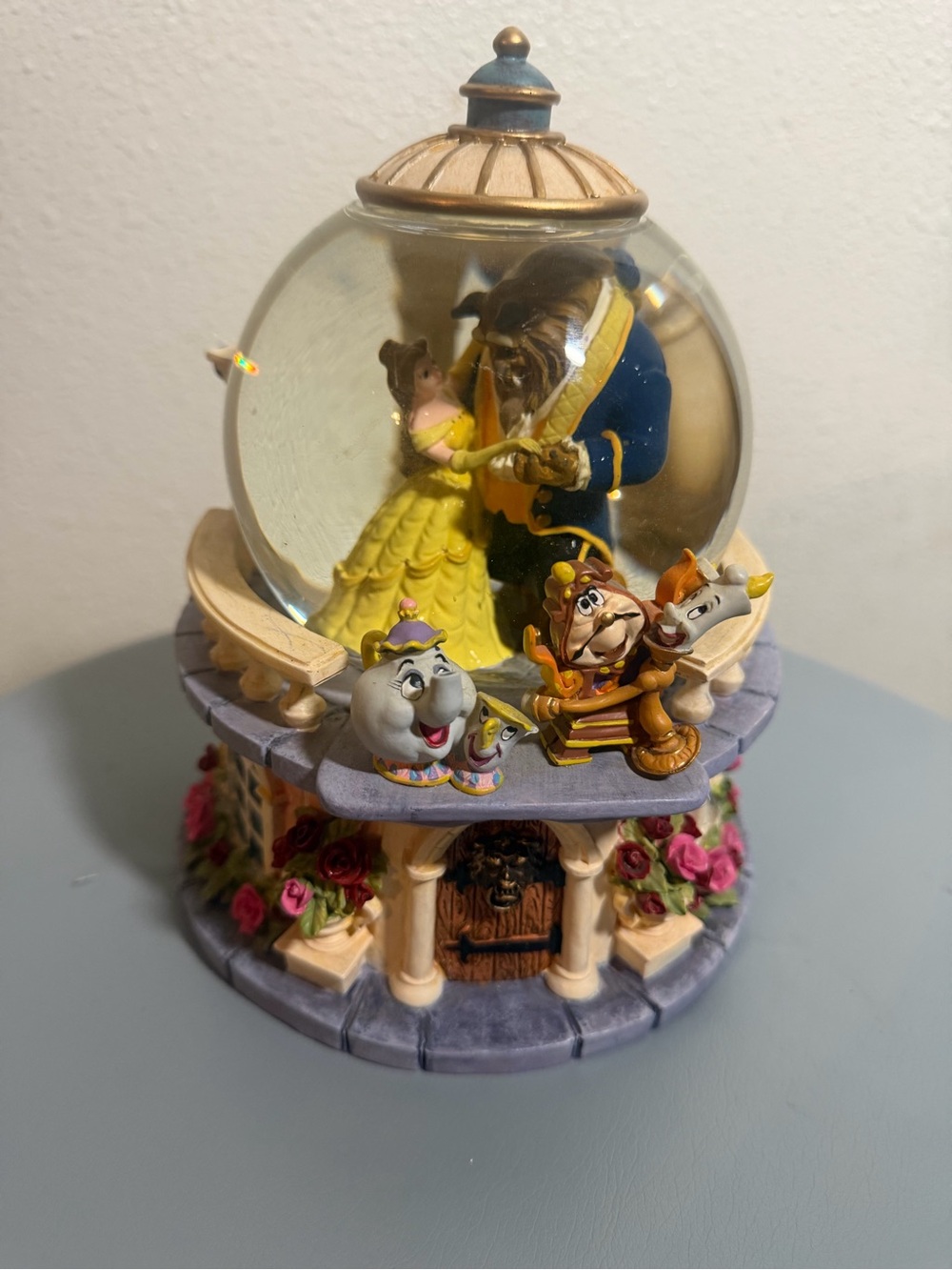 Beauty and the Beast Ballroom Rose
Garden Dance Musical Snow
GlobeDisney WORKS